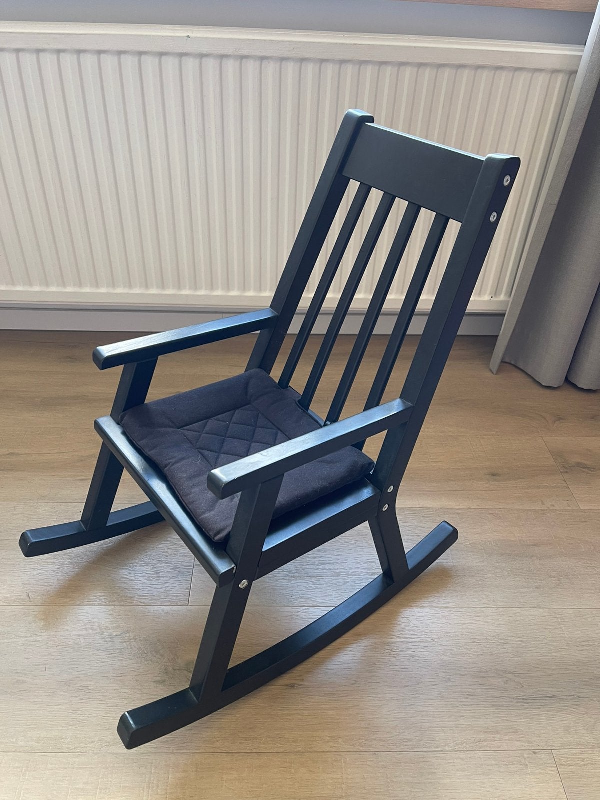 Kidsmill Junior Schommelstoel Zwart, Ophalen, Zo goed als nieuw, Stoel(en)