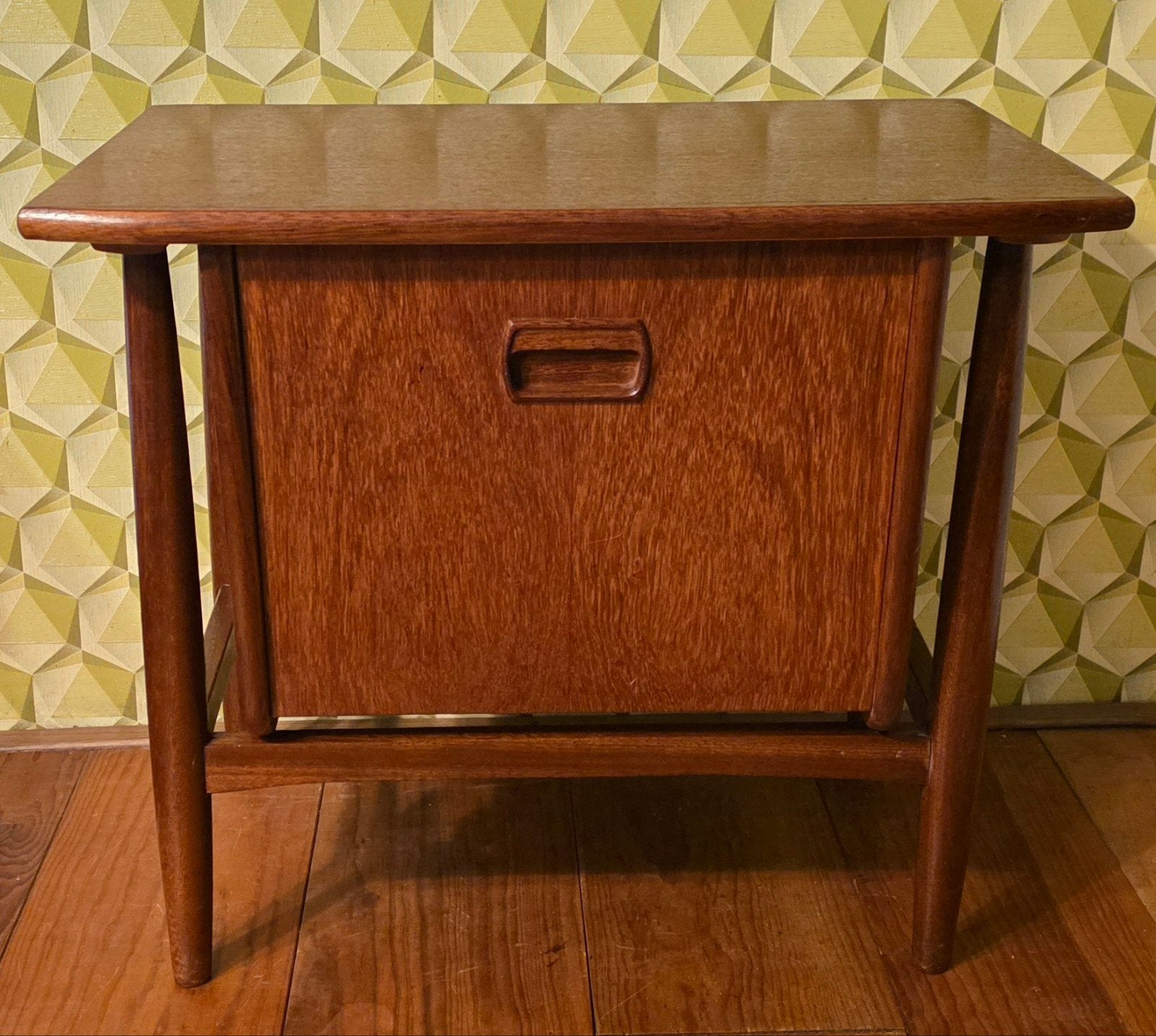 Twee vintage, design nachtkastjes. Jaren 60, Ophalen of Verzenden