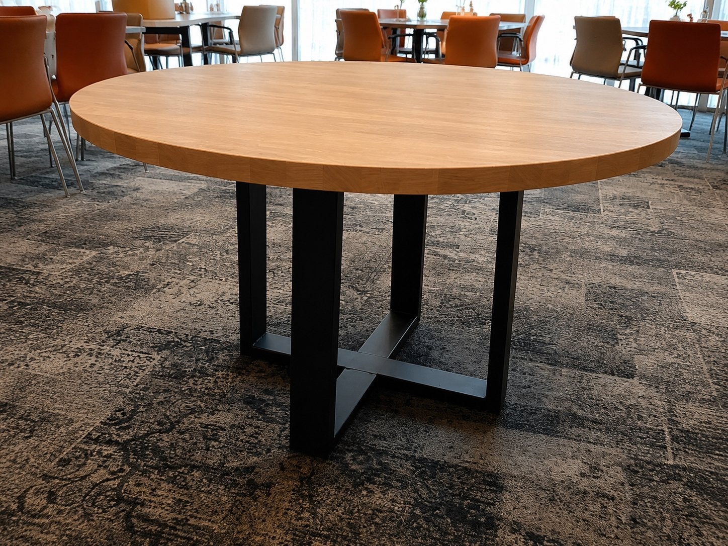 Melamine eettafel 130cm, Huis en Inrichting, Ophalen, Zo goed als nieuw