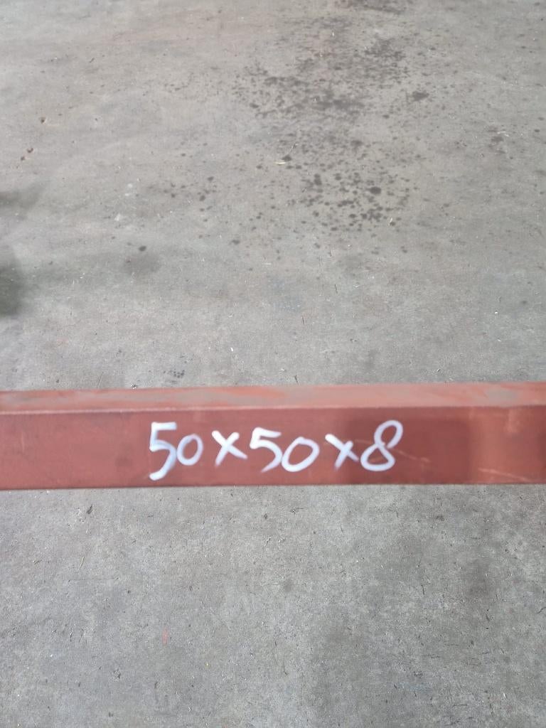 Hoek 50x50x8 lengte 5040mm gestraald en gemenied, Ophalen, Zo goed als nieuw