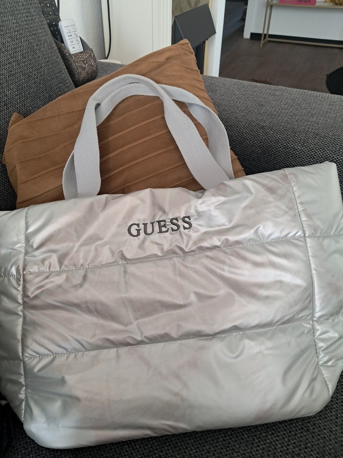 Ruime Guess shopper in nieuwstaat, Ophalen of Verzenden, Zo goed als nieuw, Grijs, Shopper