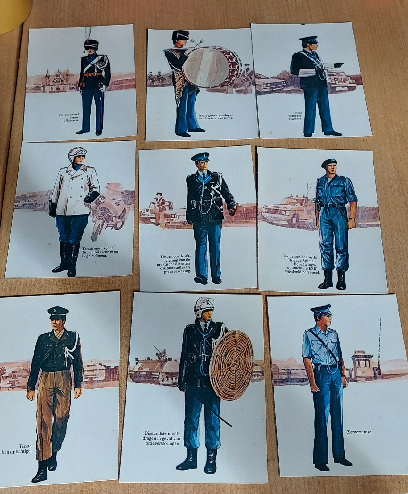 Set van 9 Vintage Ansichtkaarten Koninklijke Marechaussee –, Verzamelen, Ophalen of Verzenden, Landmacht, Nederland, Foto of Poster