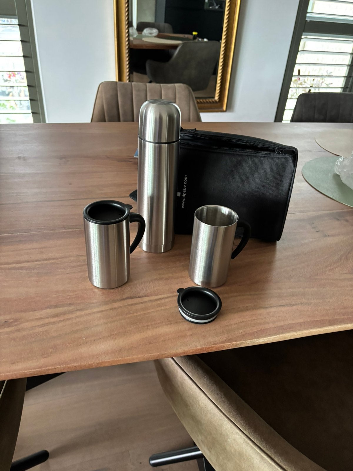 RVS thermoskan met bekers 1/2 liter, Ophalen of Verzenden, Nieuw