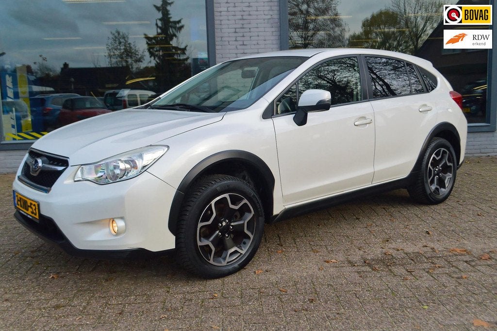 Subaru XV 2.0i Luxury AWD | Stoelverwarming voor | Trekhaak, Auto's, Subaru, Automatische klimaatregeling, Euro 5, Zwart, 4 cilinders
