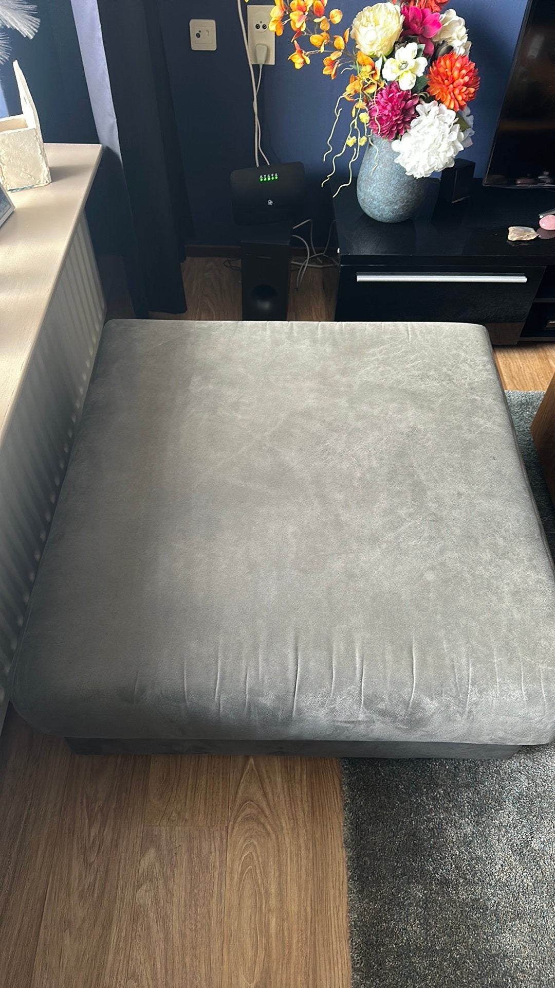 Te koop; grote hocker / poef, Huis en Inrichting, Banken | Voetenbanken en Poefen, Ophalen, Vierkant, 75 tot 100 cm, Zo goed als nieuw