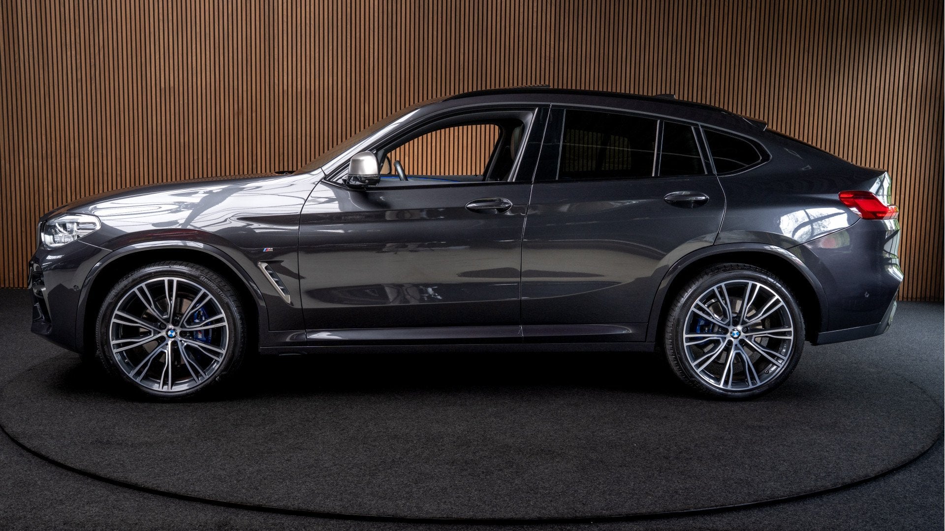 BMW X4 M40i HUD Panodak 360 Harman K Leer ACC Navi Keyless, Automaat, Dealer onderhouden, Gebruikt, Zwart