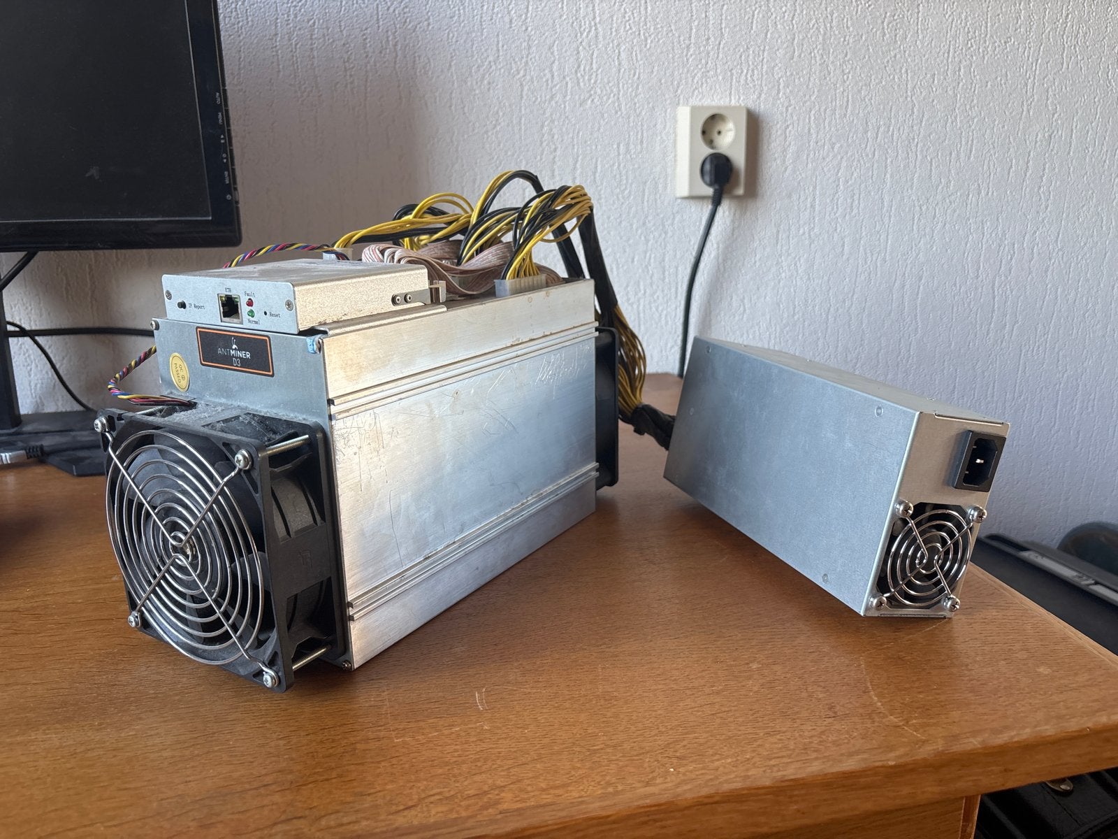 Bitmain Antminer D3 Bitcoin Miner met PSU 19,3Gh/s, Ophalen, Gebruikt, Minder dan 4 GB, Onbekend