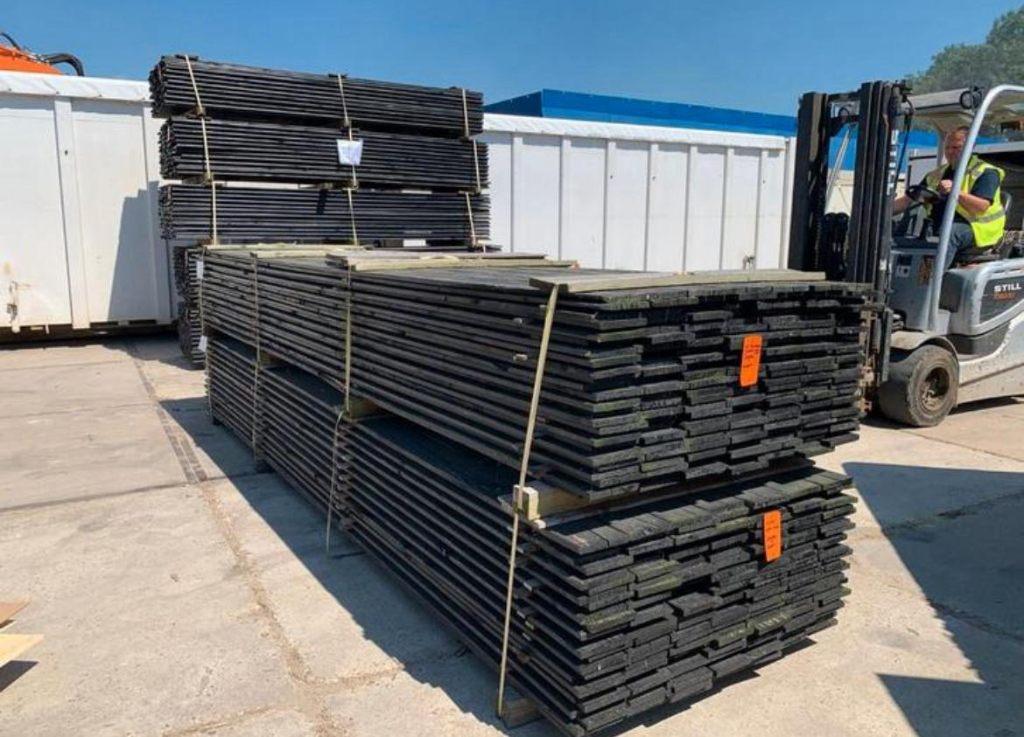 2 - Douglas planken, nieuw, licht en zwart gespoten, Doe-het-zelf en Verbouw, Hout en Planken, Ophalen, 25 tot 50 mm, Nieuw, Plank