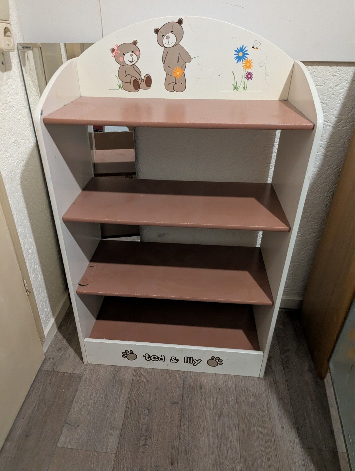 Gratis kinderkastje – Ted & Lily, Ophalen, Gebruikt, Minder dan 75 cm, 105 cm of meer