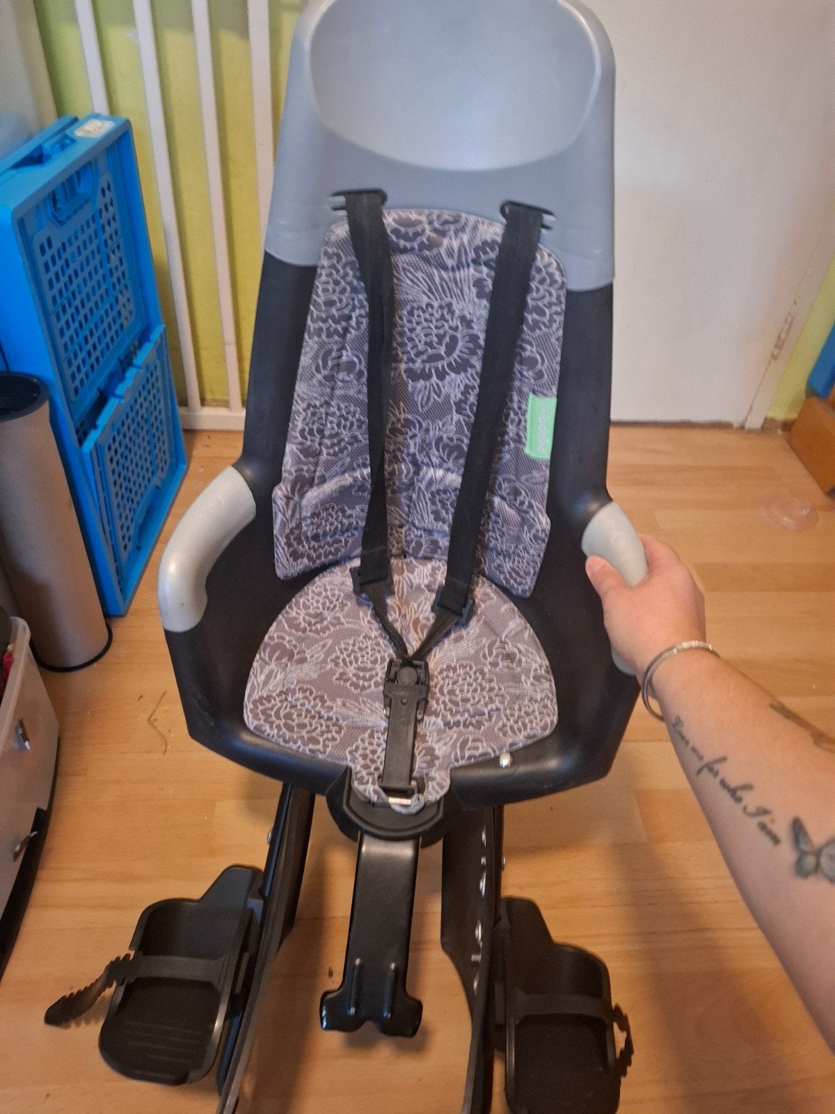Bobike fietsstoeltje met bevestigingsmateriaal, Ophalen, Achterzitje, Voetsteuntjes, Zo goed als nieuw