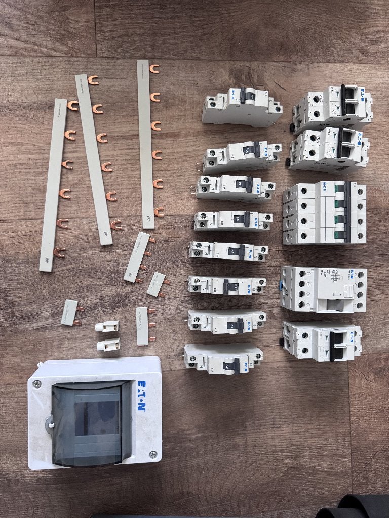 Eaton groepenkast onderdelen (automaten, hoofdschakelaar), Doe-het-zelf en Verbouw, Elektra en Kabels, Ophalen, Gebruikt, Eaton