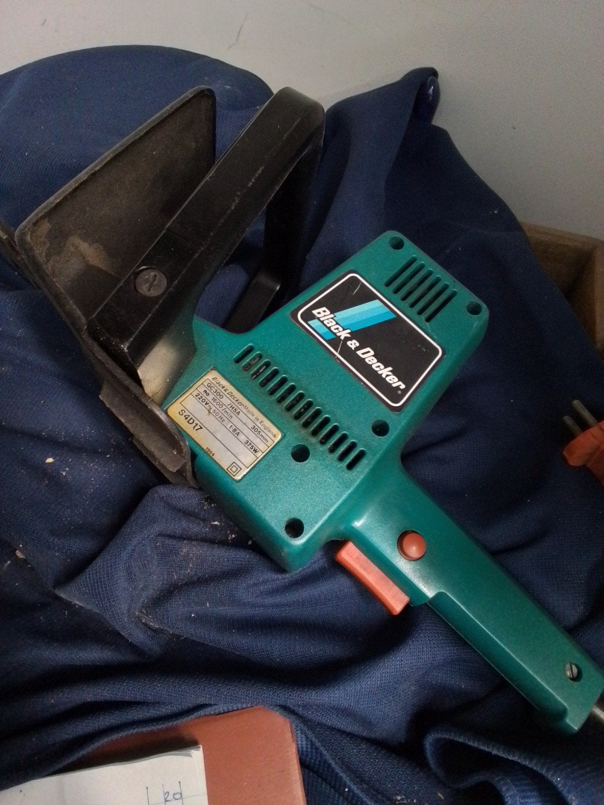 15360) heggeschaar Black en Decker  GC 300, Doe-het-zelf en Verbouw, Gereedschap | Zaagmachines, Ophalen of Verzenden, 1200 watt of meer