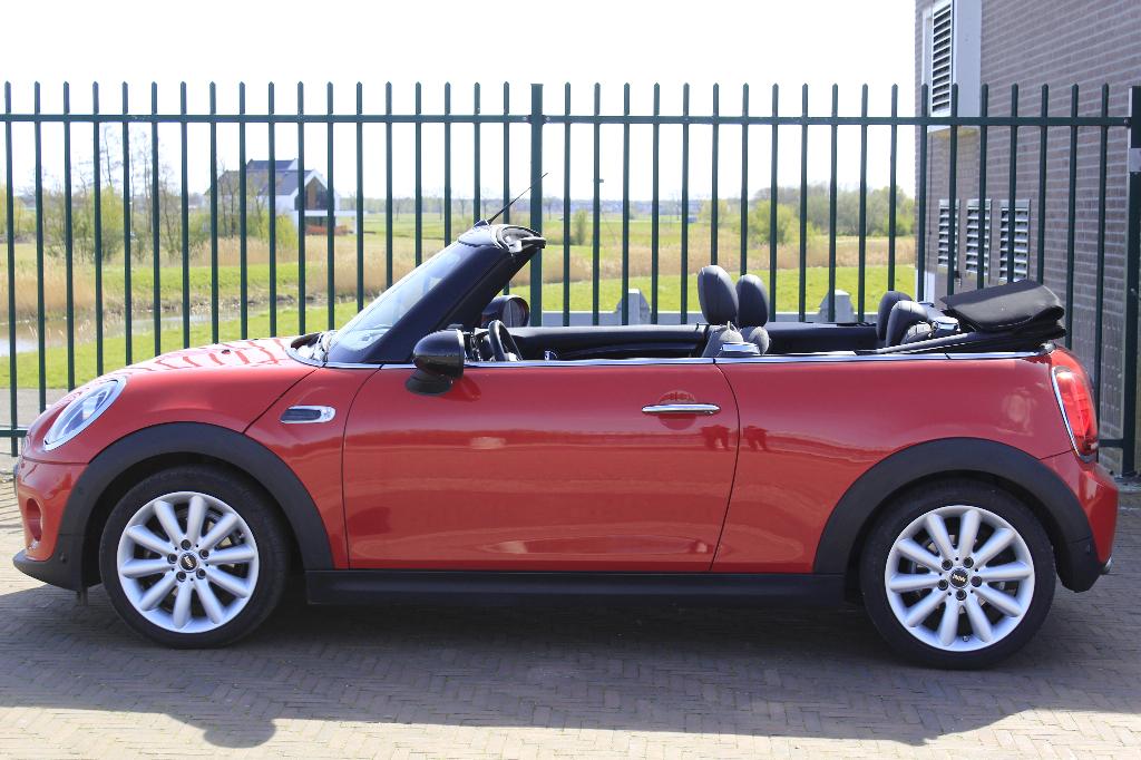 Mini Cabrio 1.5 136pk  2019 DAB+ Apple Carplay Navi Pdc, Voorwielaandrijving, Euro 6, Cabriolet, 4 stoelen
