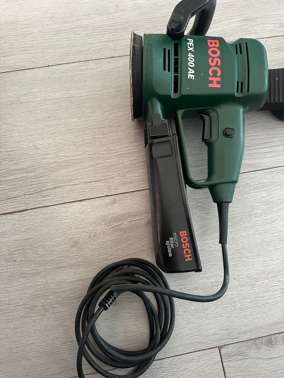 Te koop: Professionele BOSCH schuurmachine, Ophalen of Verzenden, Zo goed als nieuw, Minder dan 600 watt, Excentrische schuurmachine