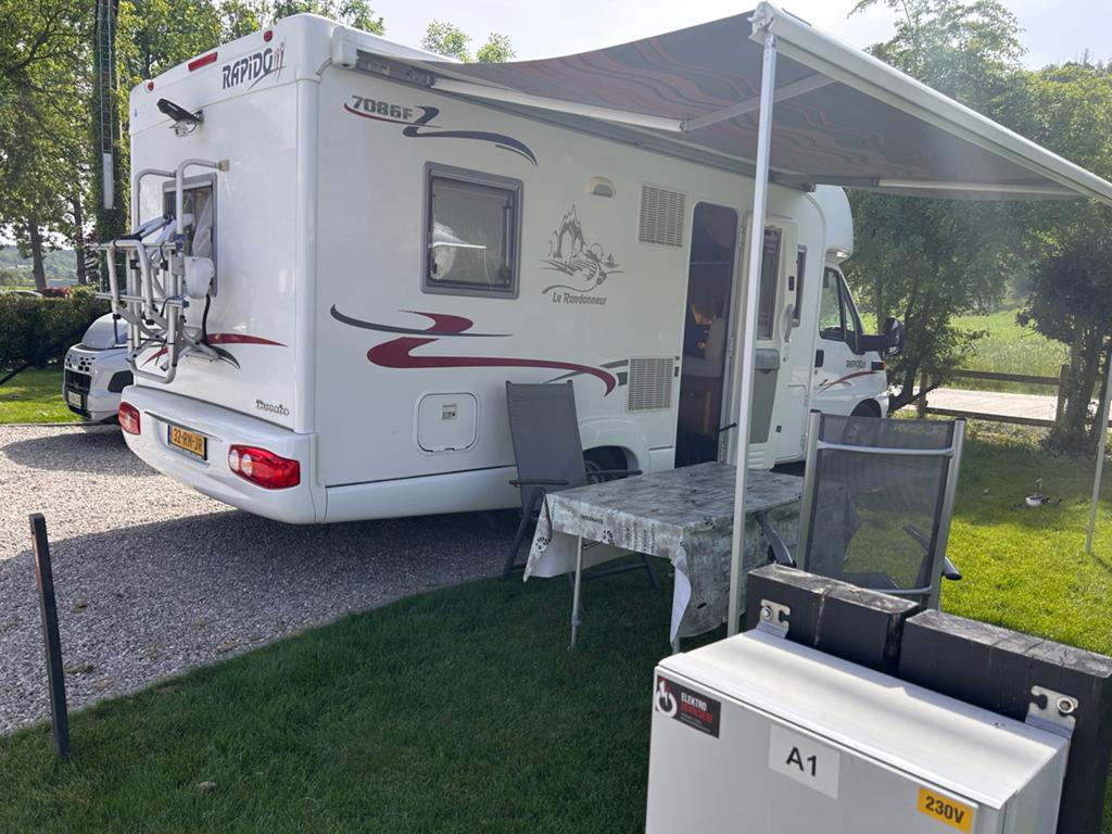 Rapido 7086F Camper - Comfortabel en Compleet, Ringverwarming, Fiat, Afzuigkap, Buitenlamp