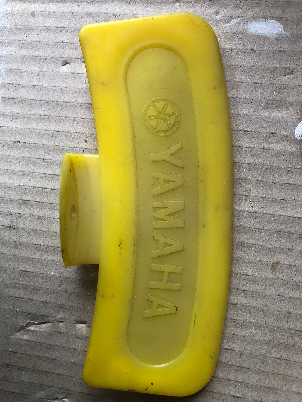 Yamaha geel bromfietsplaatje voorspatbord, Fietsen en Brommers, Ophalen of Verzenden, Zo goed als nieuw, Overige typen, Yamaha