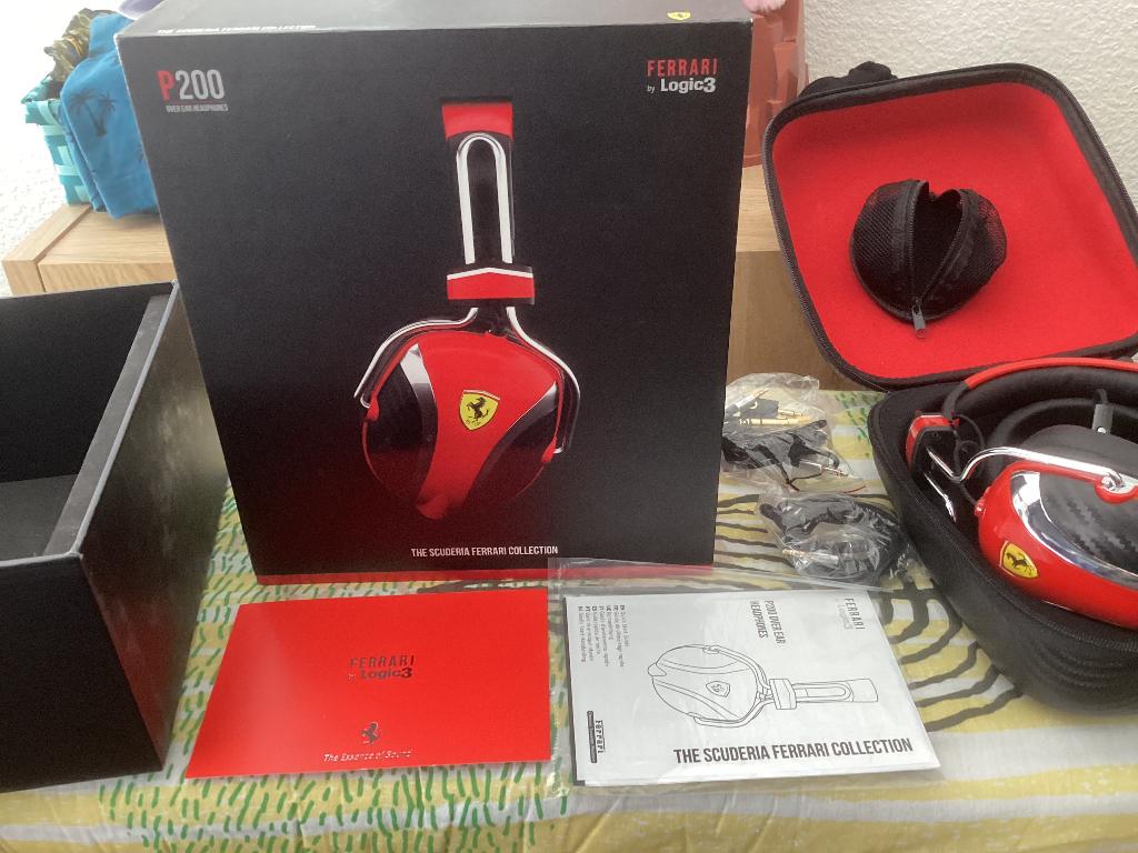 SCUDERIA FERRARI RED P200 OVER EAR GAMING HEADPHONES LOGIC3, Ophalen of Verzenden, Nieuw, Op oor (supra aural), Overige merken