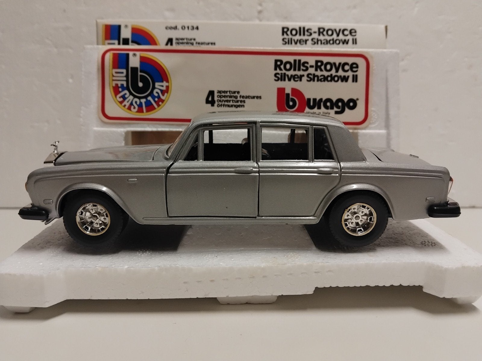 oude Bburago 1:24 new/old Rolls Royce Silver Shadow II boxed, Hobby en Vrije tijd, Modelauto's | 1:24, Ophalen of Verzenden, Zo goed als nieuw