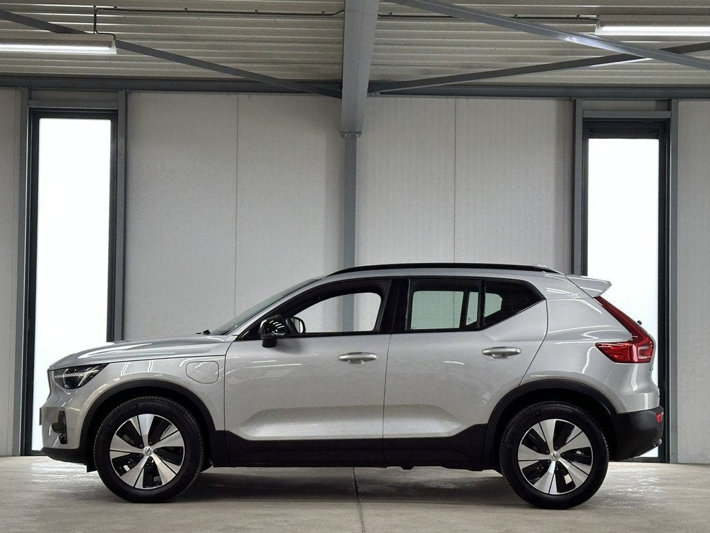 Volvo XC40 1.5 T5 Plug-in hybrid Plus Dark 262 pk | Acc | Me, Auto's, Volvo, 12 maanden, Stof, Zwart, Bedrijf