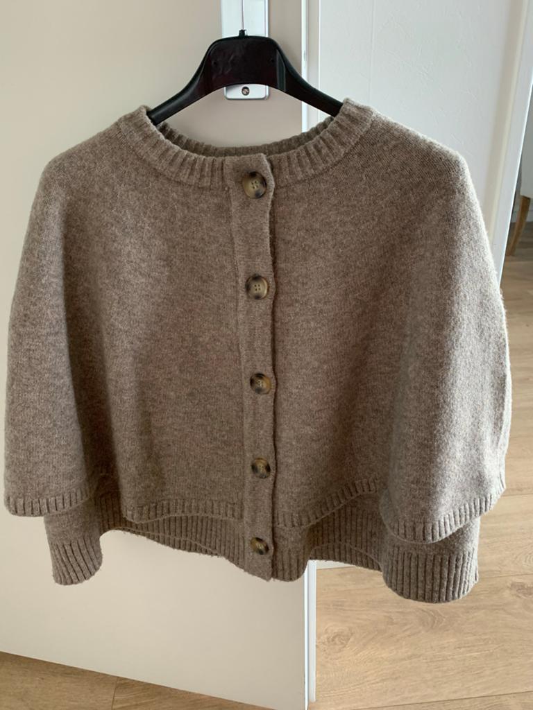 Zara gebreide cape/vest maat S, Kleding | Dames, Tops, Zo goed als nieuw, Maat 36 (S), Bruin, Zonder mouw, Ophalen of Verzenden