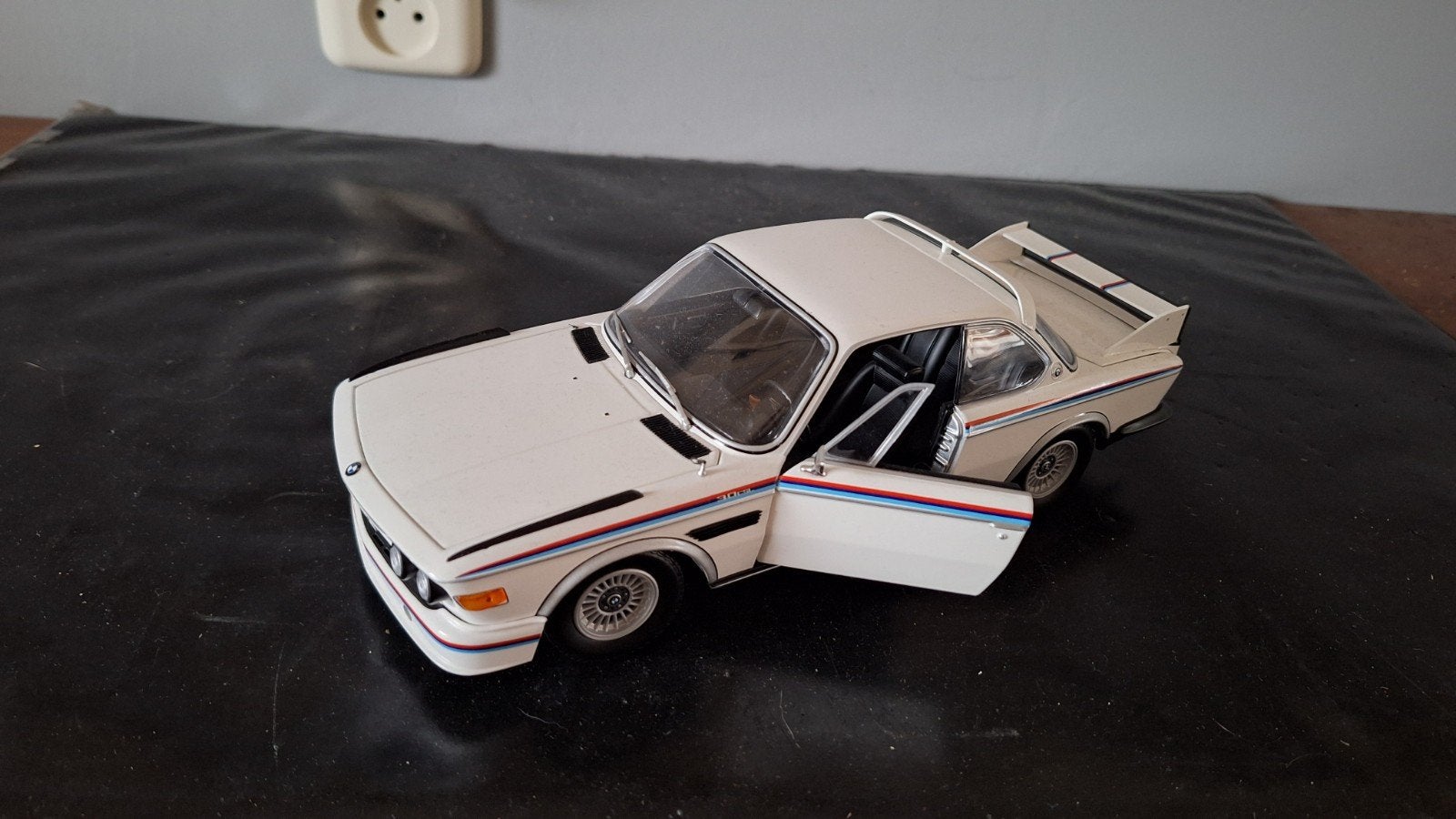 Minichamps BMW CSL 3.0 1/18 - Zo goed als nieuw, Ophalen, Zo goed als nieuw, Auto, MiniChamps