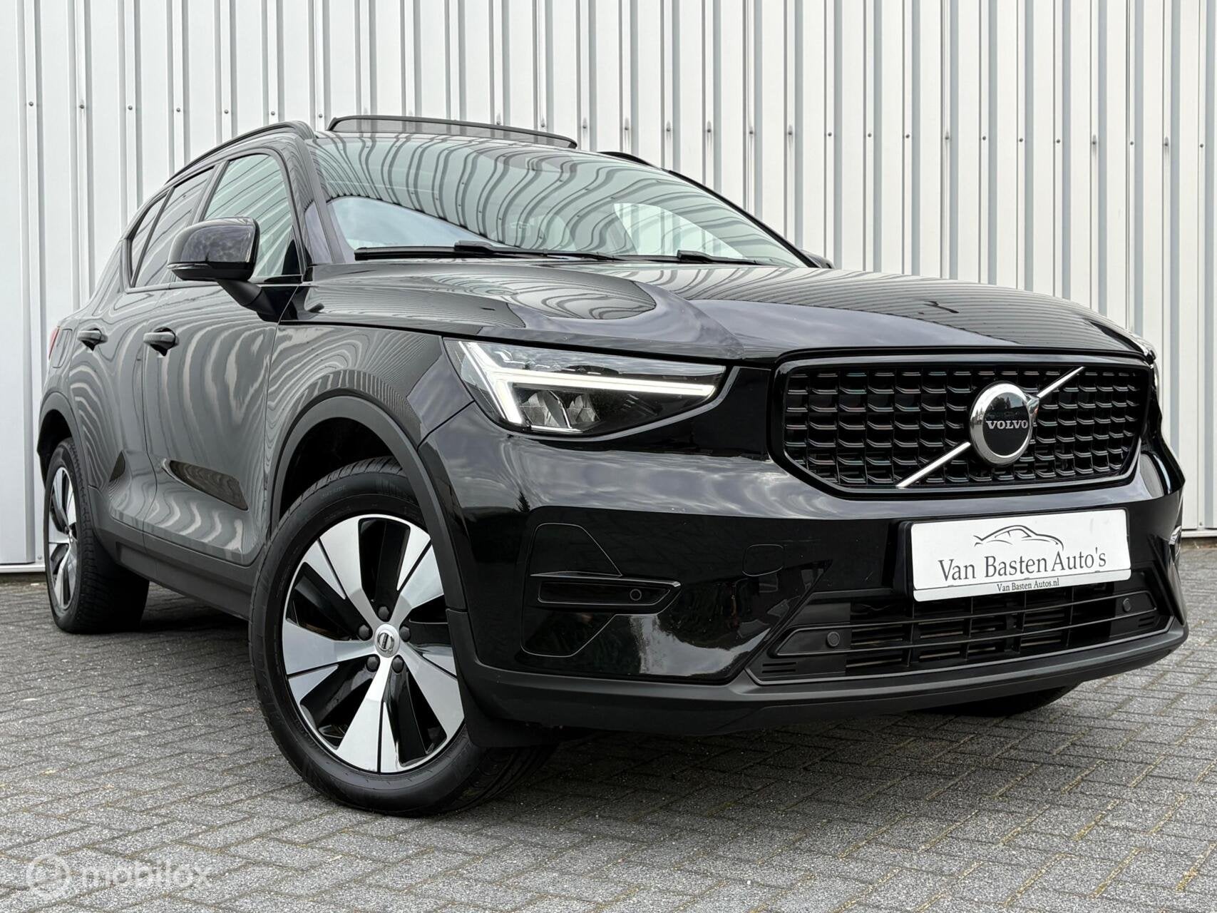 Volvo XC40 1.5 T4 Plug-in hybrid Plus Dark | Pano | Camera |, Stof, Euro 6, Adaptive Cruise Control, Zwart