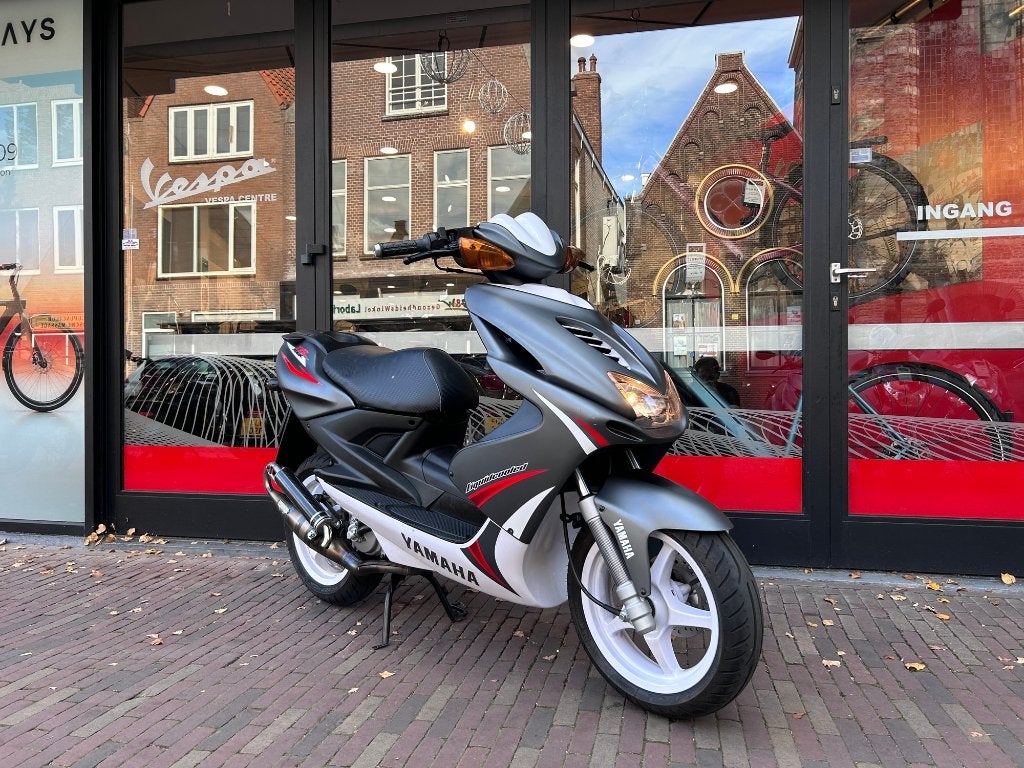 Yamaha Aerox | 2010 | 2618KM | Eerste eigenaar, Fietsen en Brommers, Ophalen, Tweetakt, Gebruikt, Aerox
