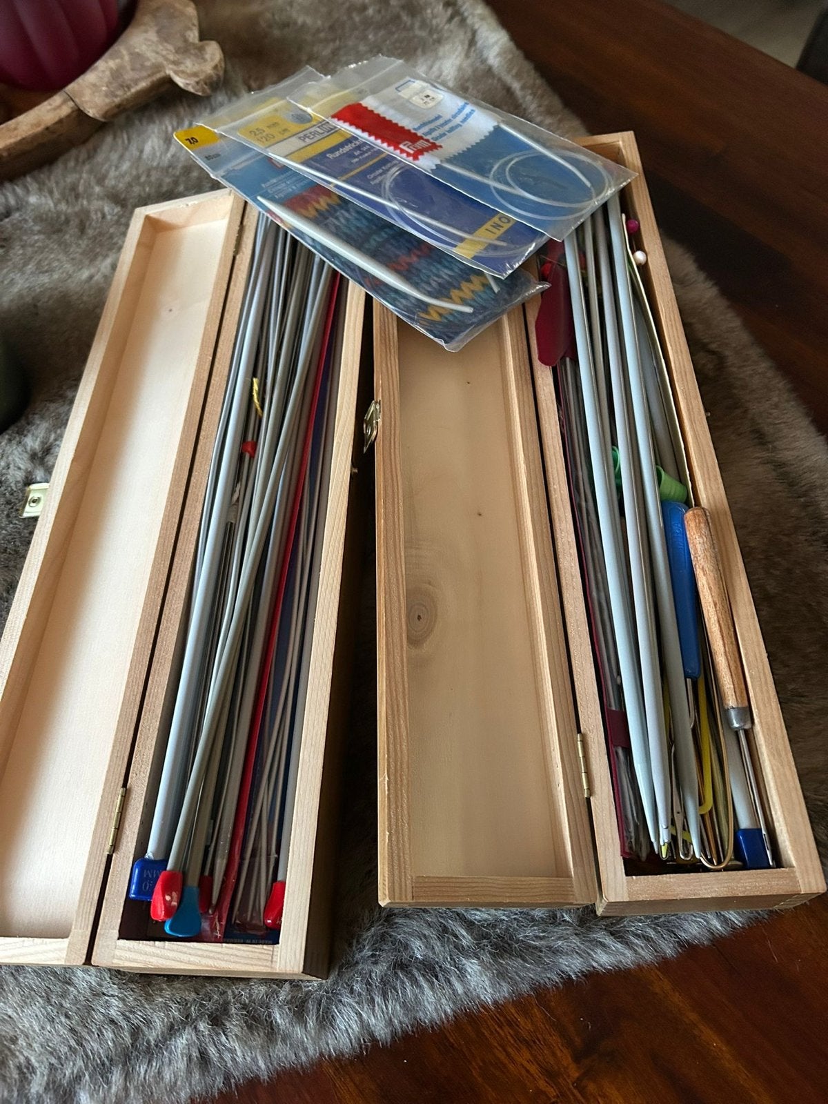 Grote set breinaalden in houten kistjes, Hobby en Vrije tijd, Breien en Haken, Verzenden, Gebruikt, Breien, Naald
