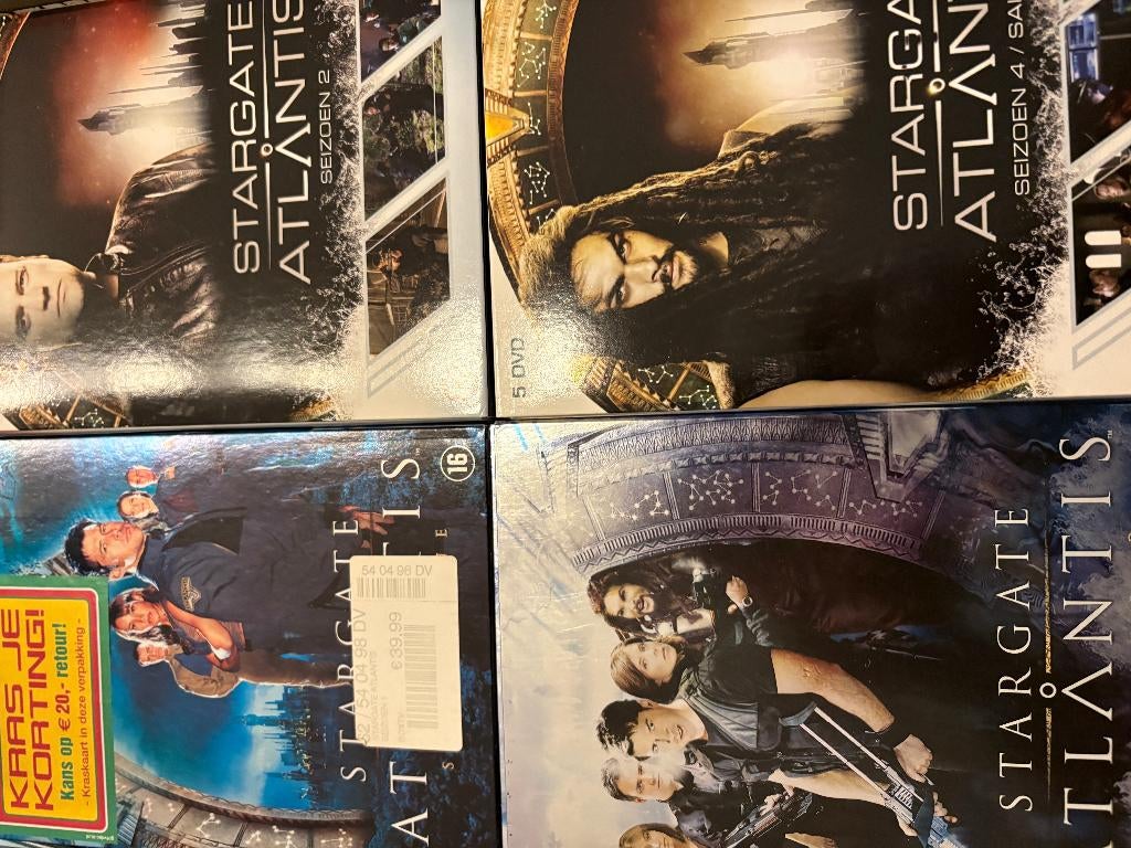 Stargate Atlantis DVD seizoen 1 t/m 4, Vanaf 12 jaar, Ophalen, Zo goed als nieuw