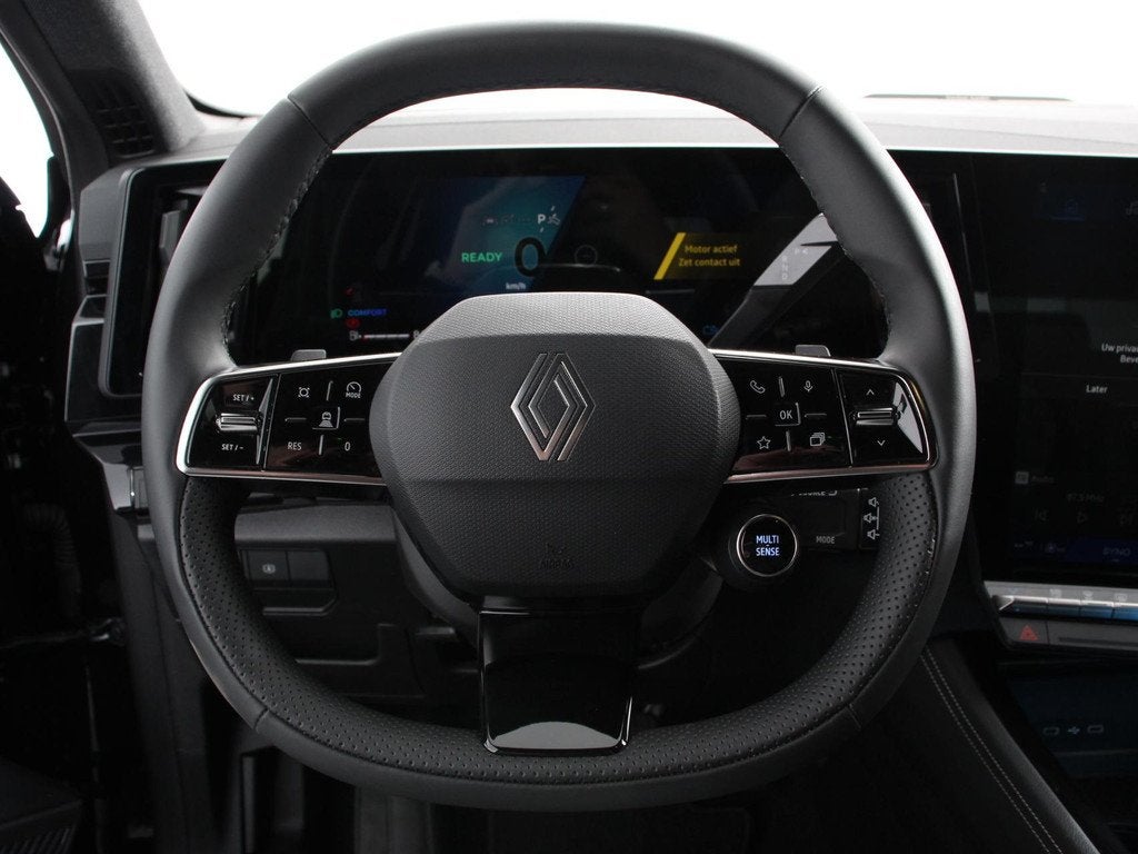 Renault Rafale 1.2 E-Tech full hybrid 200 techno AUTOMAAT Cr, Auto's, Renault, Gebruikt, 1199 cc, 2 kWh, Zwart