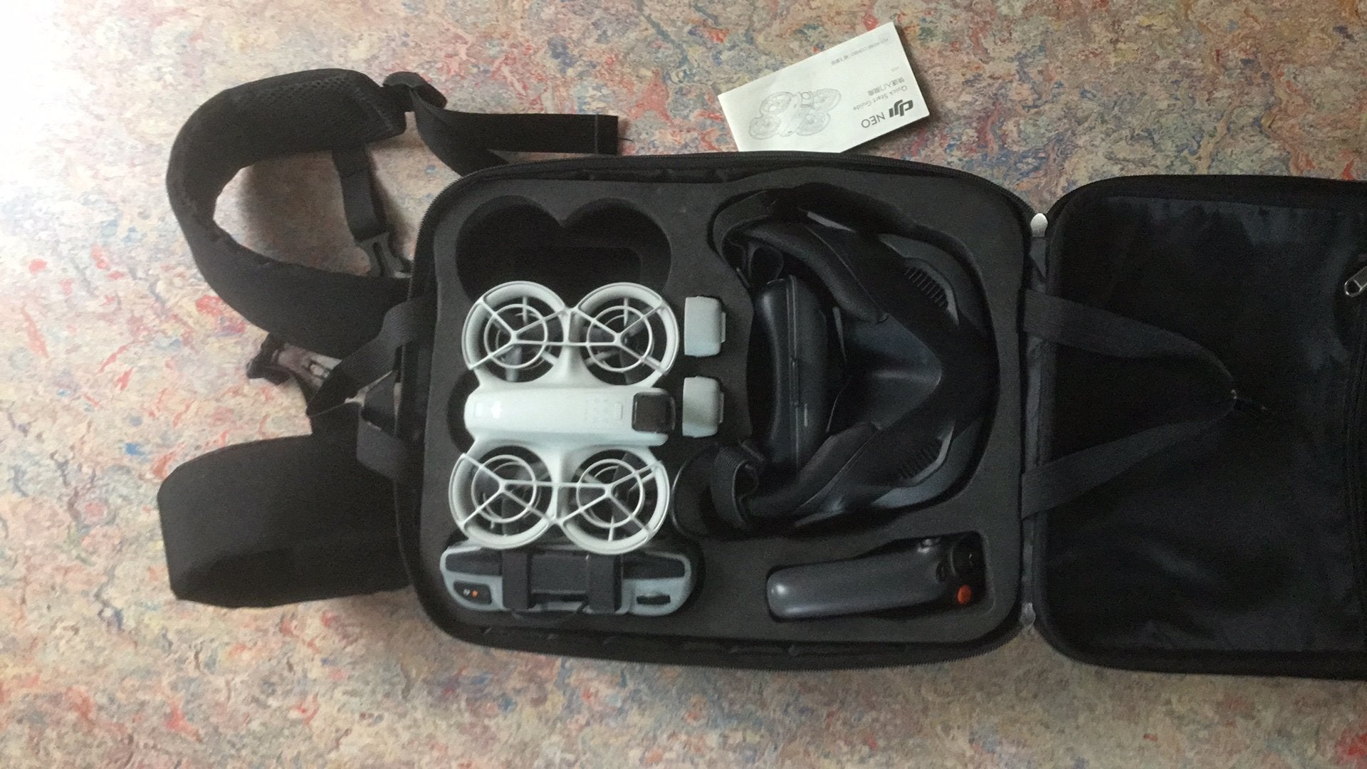 DJI NEO complete set in rugtas, Audio, Tv en Foto, Drones, Ophalen of Verzenden, Zo goed als nieuw