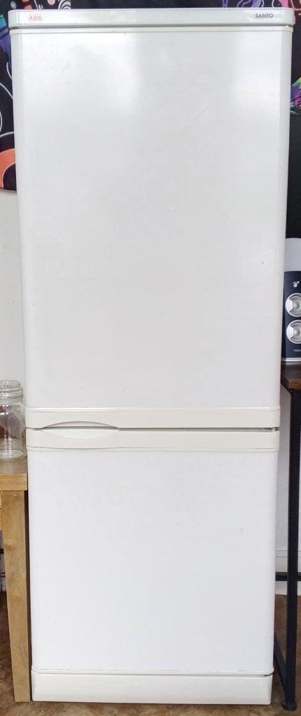 AEG Koelkast Model SANTO2632-4KG 250L inhoud, Ophalen, 200 liter of meer, 140 tot 160 cm, 45 tot 60 cm