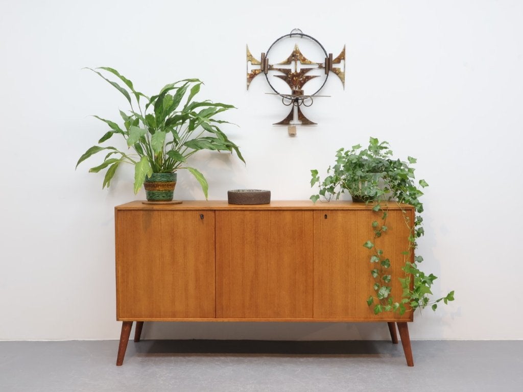 O.M.F. Meubelen vintage dressoir teak jaren `60, Huis en Inrichting, Kasten | Dressoirs, Zo goed als nieuw, 100 tot 150 cm, 25 tot 50 cm