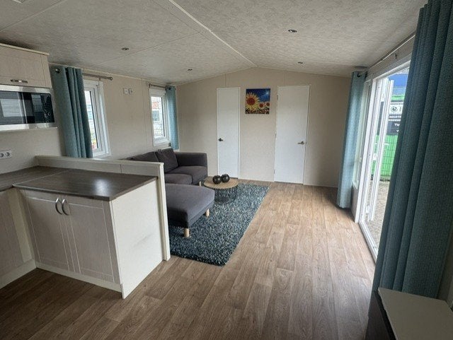 🏡Kunststof chalet met midden woonkamer 3 slaapkamers  ⬇️, Tot en met 6