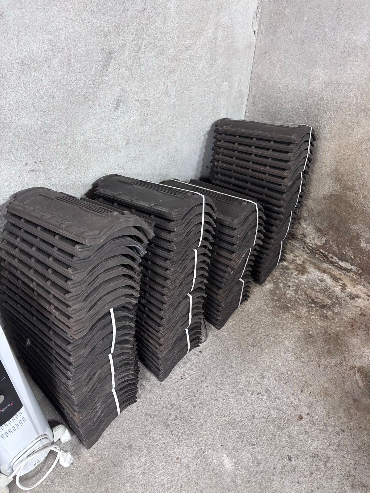 Nieuwe Monier 5 dakpannen - 94 stuks, Ophalen, Steen of Klei, Zwart, Nieuw