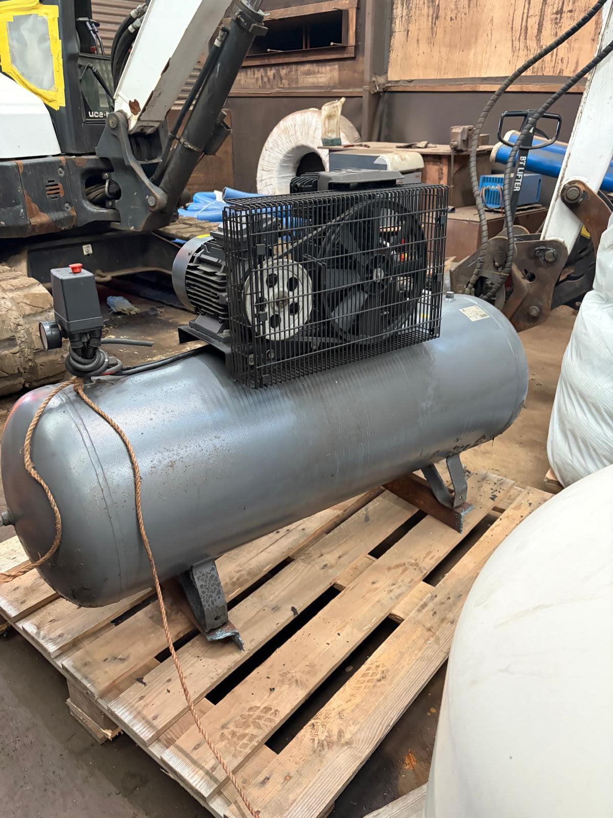 Brown cast iron compressor, Ophalen, 800 liter/min of meer, Zo goed als nieuw, 10 bar of meer