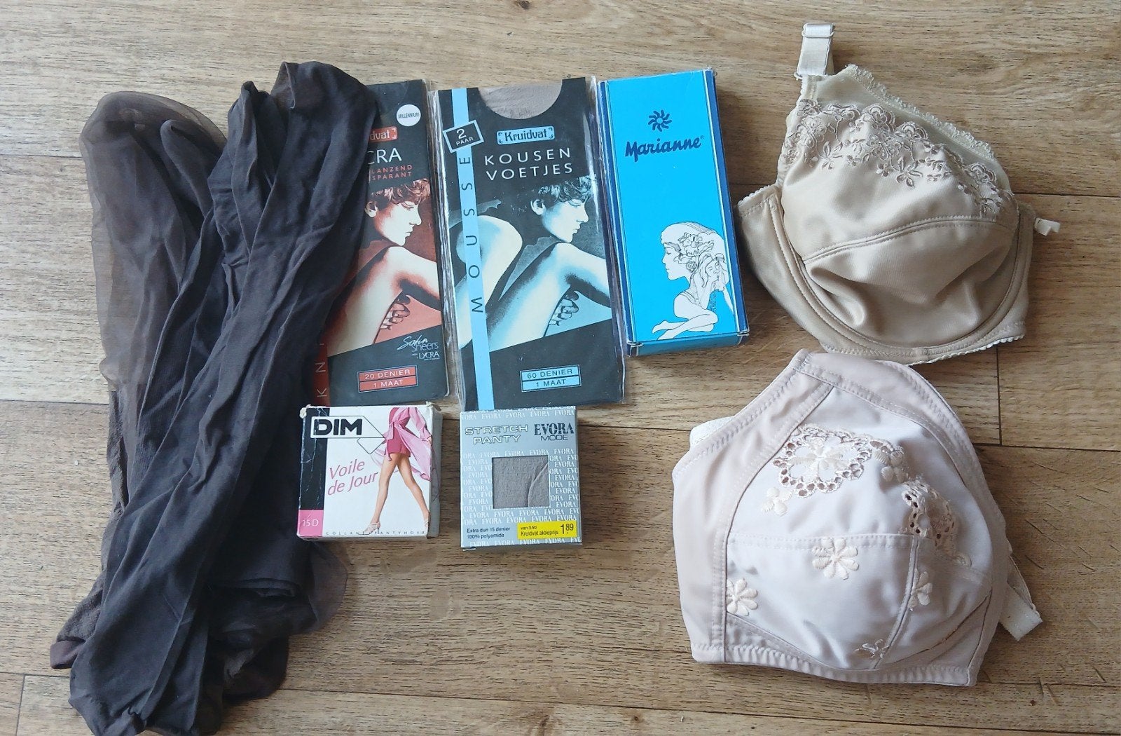 BH's 90 C + Kniekousen + Panty, Ophalen of Verzenden, BH