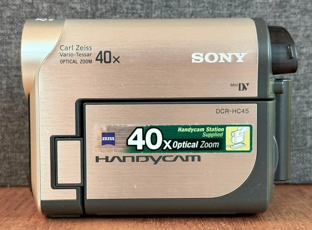 Sony DCR-HC45E MiniDV camera, getest, FireWire, NightShot, Mini dv, 20x of meer, Ophalen of Verzenden, Zo goed als nieuw
