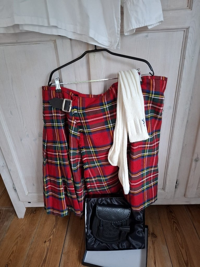 Schotse kilt , blouse, kniekousen, gordel en tasje, Kleding | Heren, Ophalen, Maat 56/58 (XL), Zo goed als nieuw, Kleding
