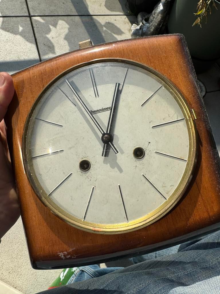 Vintage Commodoore Opwindklok - Houten Kast, Ophalen