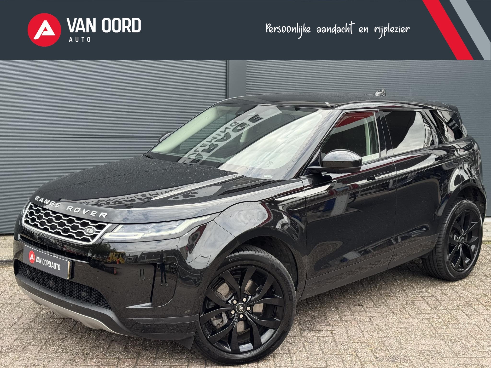 Land Rover Range Rover Evoque 1.5 P300e AWD R-Dynamic SE, Automaat, Euro 6, 15 kWh, Zwart