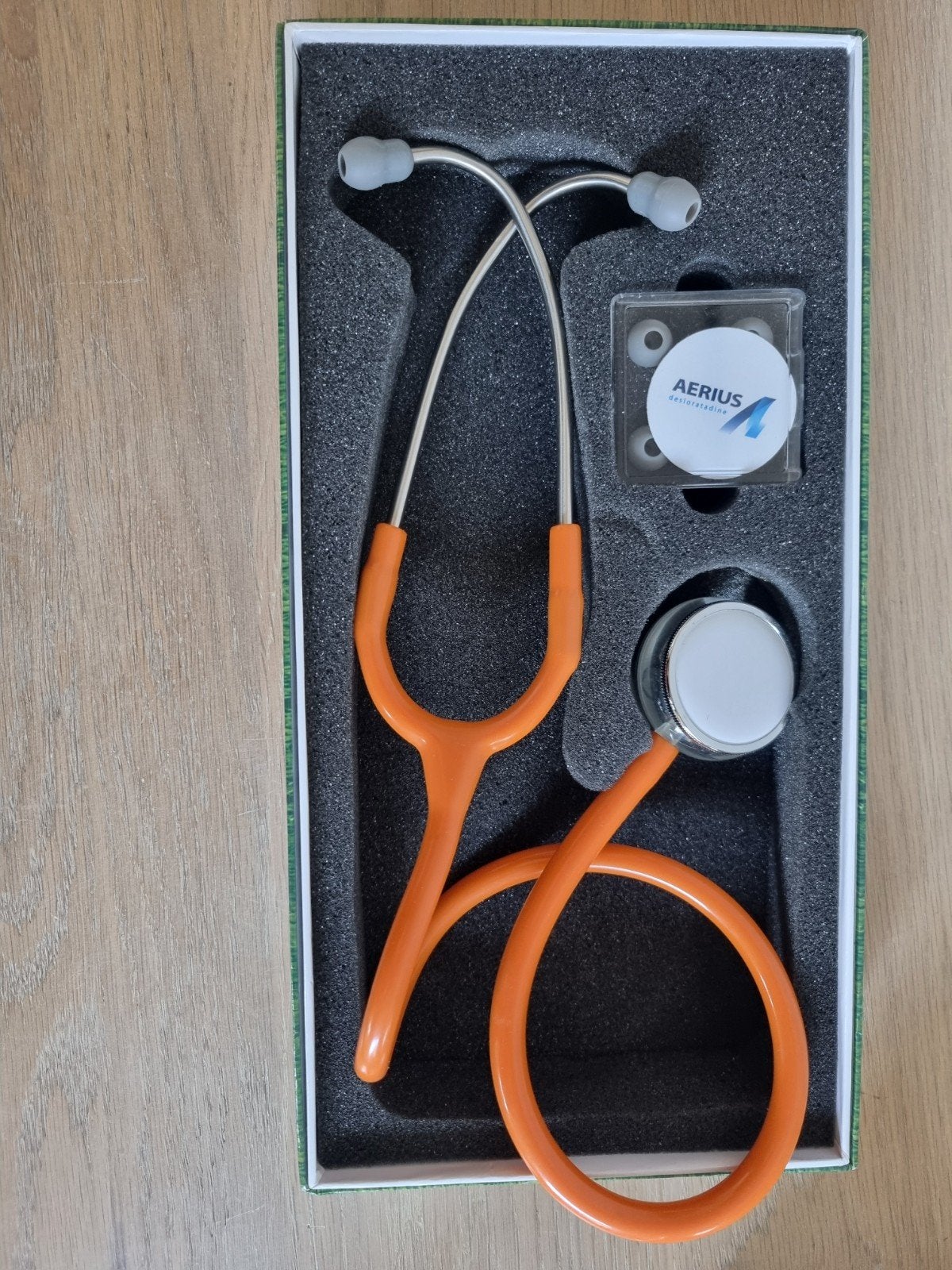 Te koop aangeboden een complete medische instrumentenset, Ophalen of Verzenden, Minder dan 60 cm