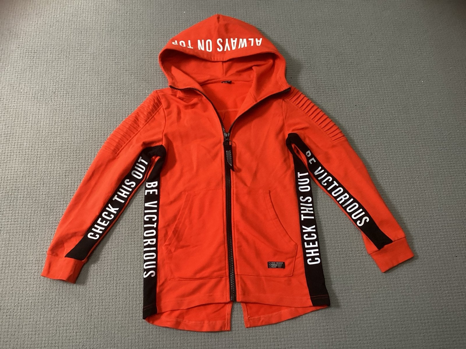 CoolCat Vest / Jas Maat 146-152 Oranje met Tekst, Ophalen of Verzenden, Zo goed als nieuw, Jongen