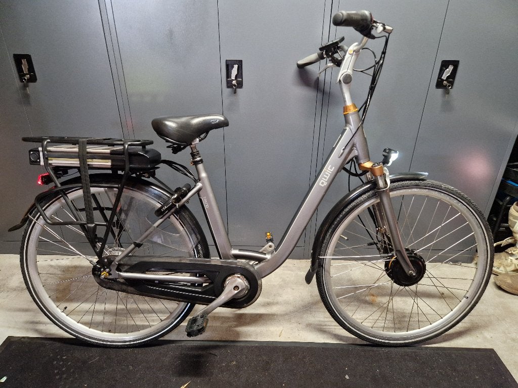 Elektrische dames fiets QWIC E-BIKE, Zo goed als nieuw, 51 tot 55 cm, 50 km per accu of meer, Ophalen