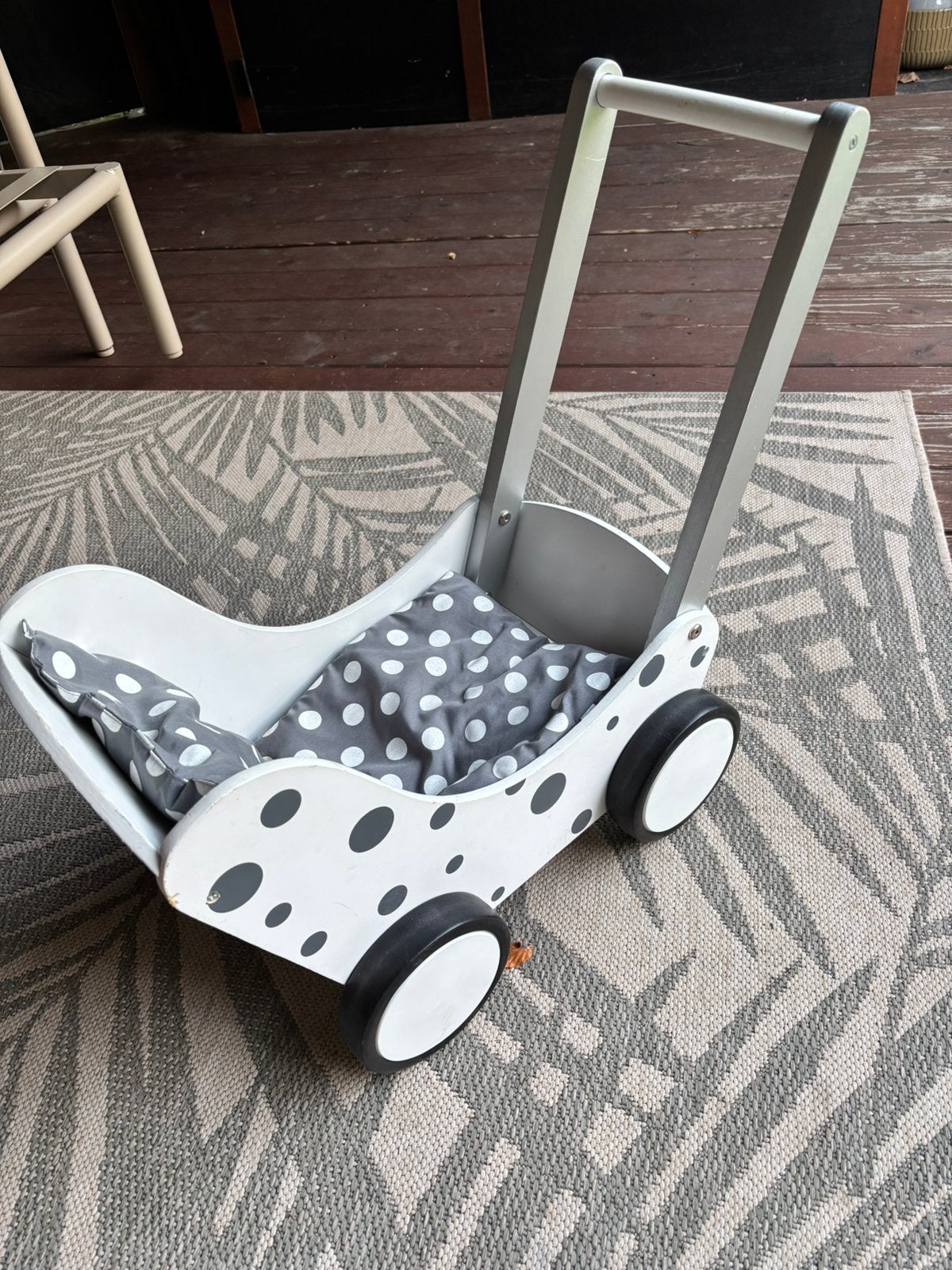 Houten poppen wagentje met dekentje, Ophalen, Gebruikt, Overige typen