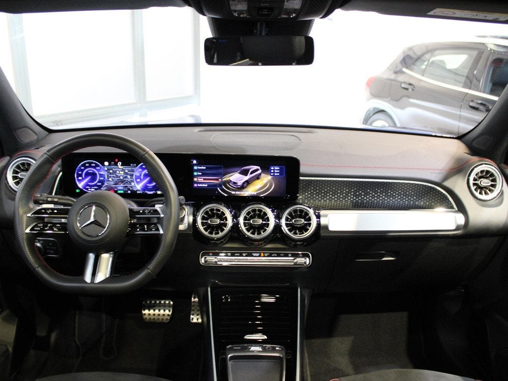 Mercedes-Benz EQB 250+ AMG Line 7p. 71 kWh Panorama dak, Auto's, Mercedes-Benz, 2005 kg, Gebruikt, Blauw, Origineel Nederlands
