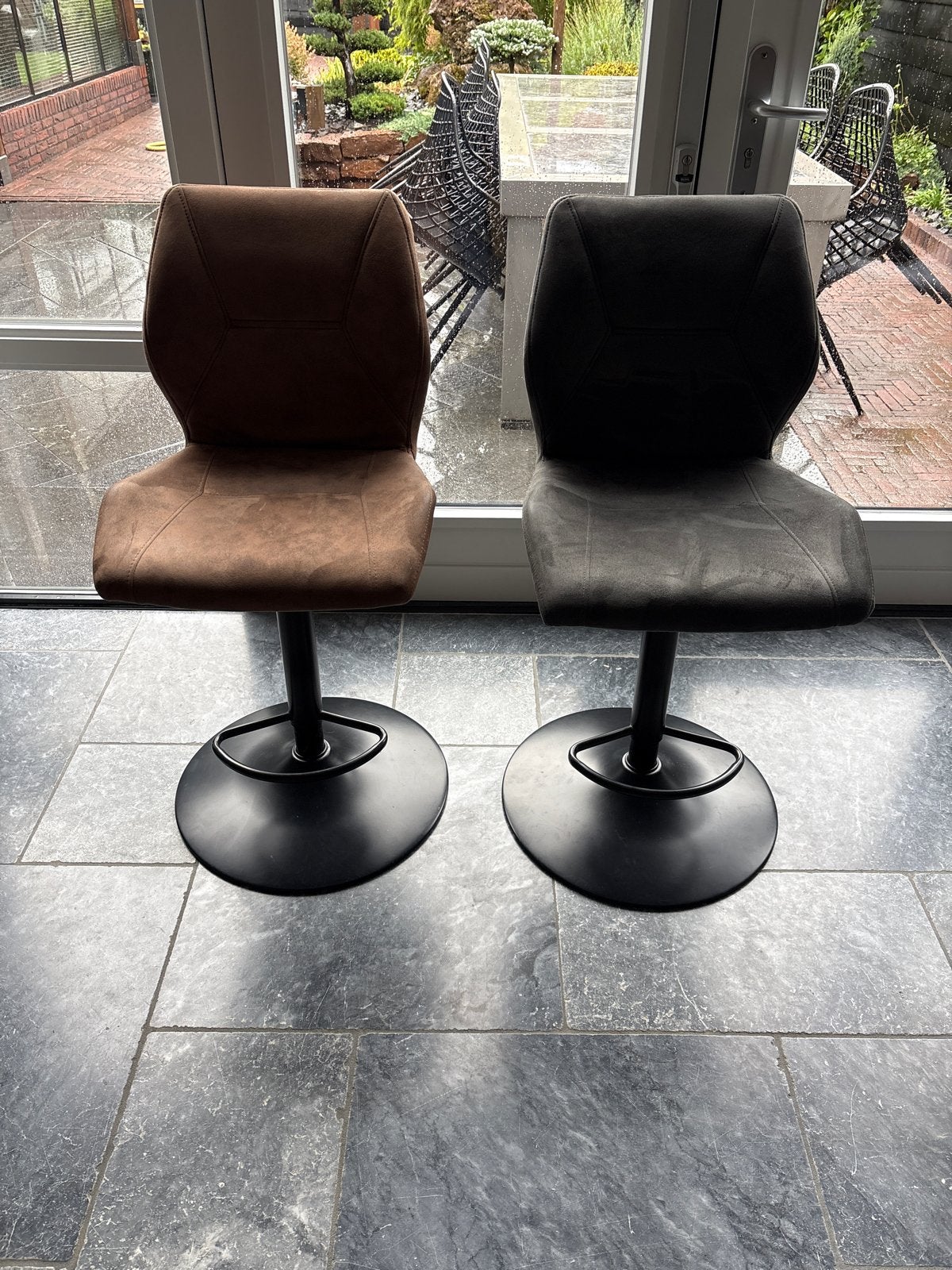 Set van 8 moderne barkrukken - bruin en grijs, Huis en Inrichting, Barkrukken, Ophalen, Gebruikt, In hoogte verstelbaar, 90 cm of meer