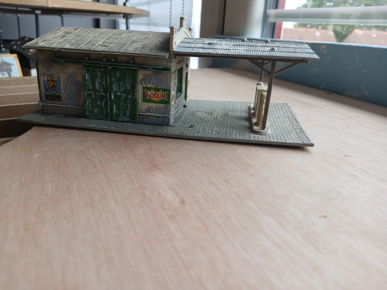 Tankstation voor HO of N schaal - Pola, Hobby en Vrije tijd, Ophalen of Verzenden, Gebruikt, Brug, Tunnel of Gebouw, Overige merken