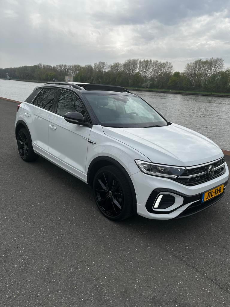 Volkswagen T-Roc 1.5 TSI 150pk 7-DSG 2022 Wit, Parkeerassistent, 1498 cc, Zwart, 4 cilinders
