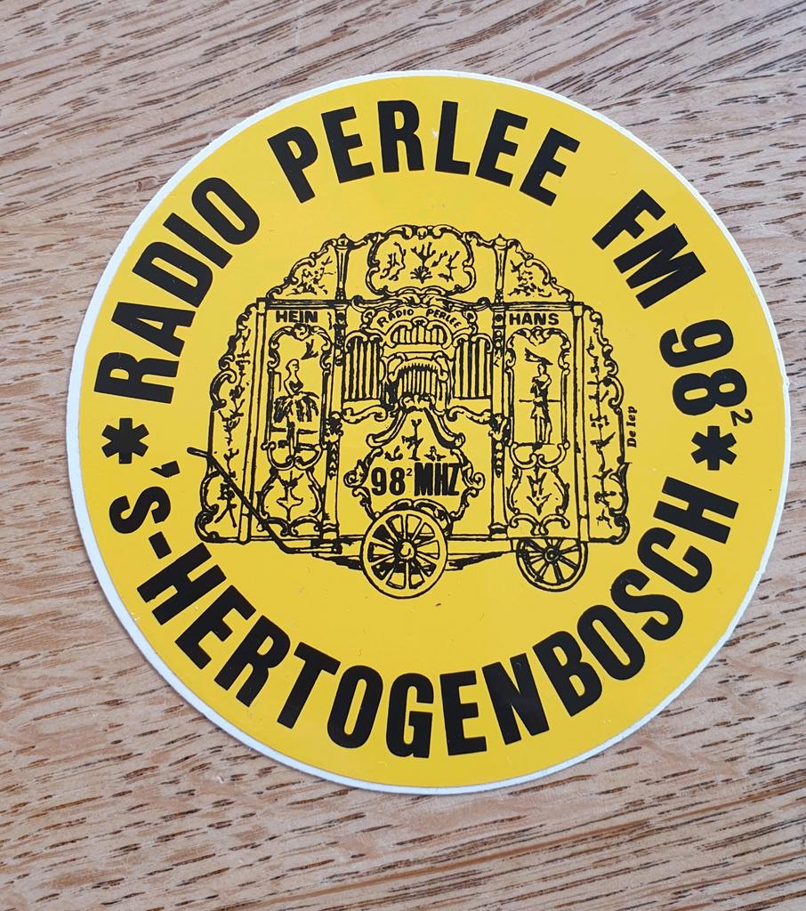 Sticker amateur zender Radio Perlee DEN BOSCH draaiorgel, Ophalen of Verzenden, Zo goed als nieuw